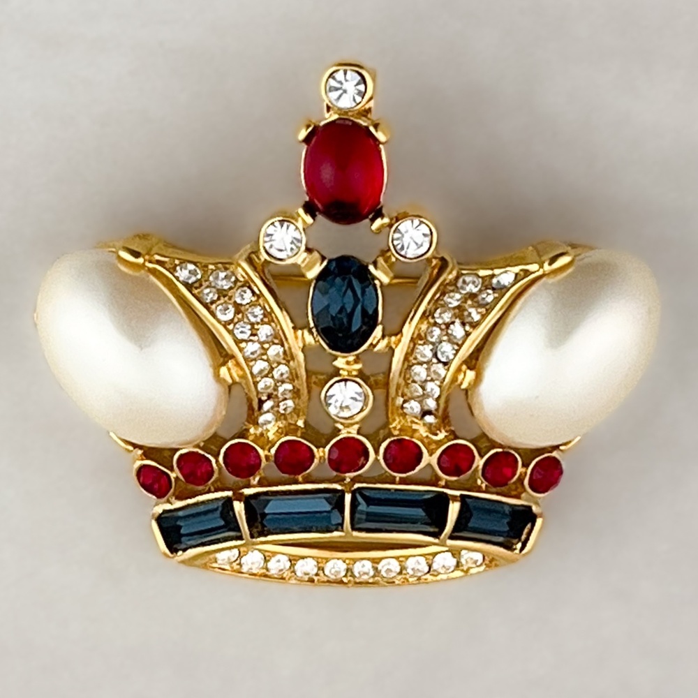 Vintage Trifari TM Gold Tone Faux Pearl Rhinestone Crown Brooch Slider